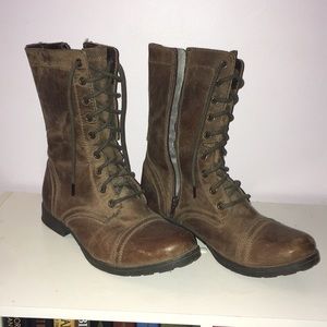 Combat boots